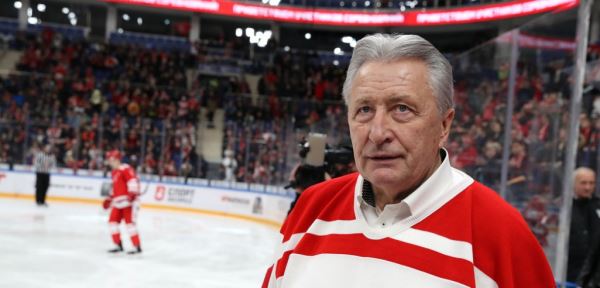 Летящий почерк. 75 лет Александру Якушеву 